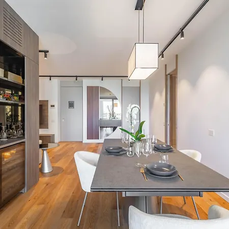 Park Poggiofranco -luxury Apartment- Апартаменты Бари